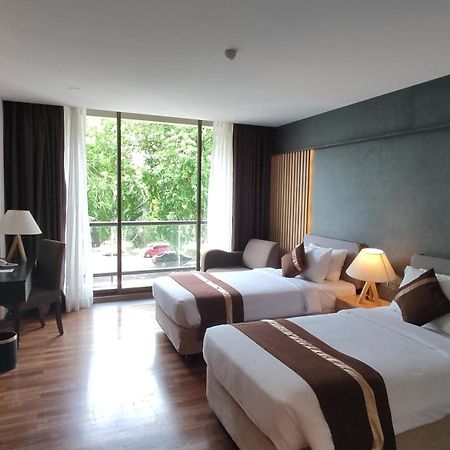 Batam View Beach Resort Nongsa Esterno foto