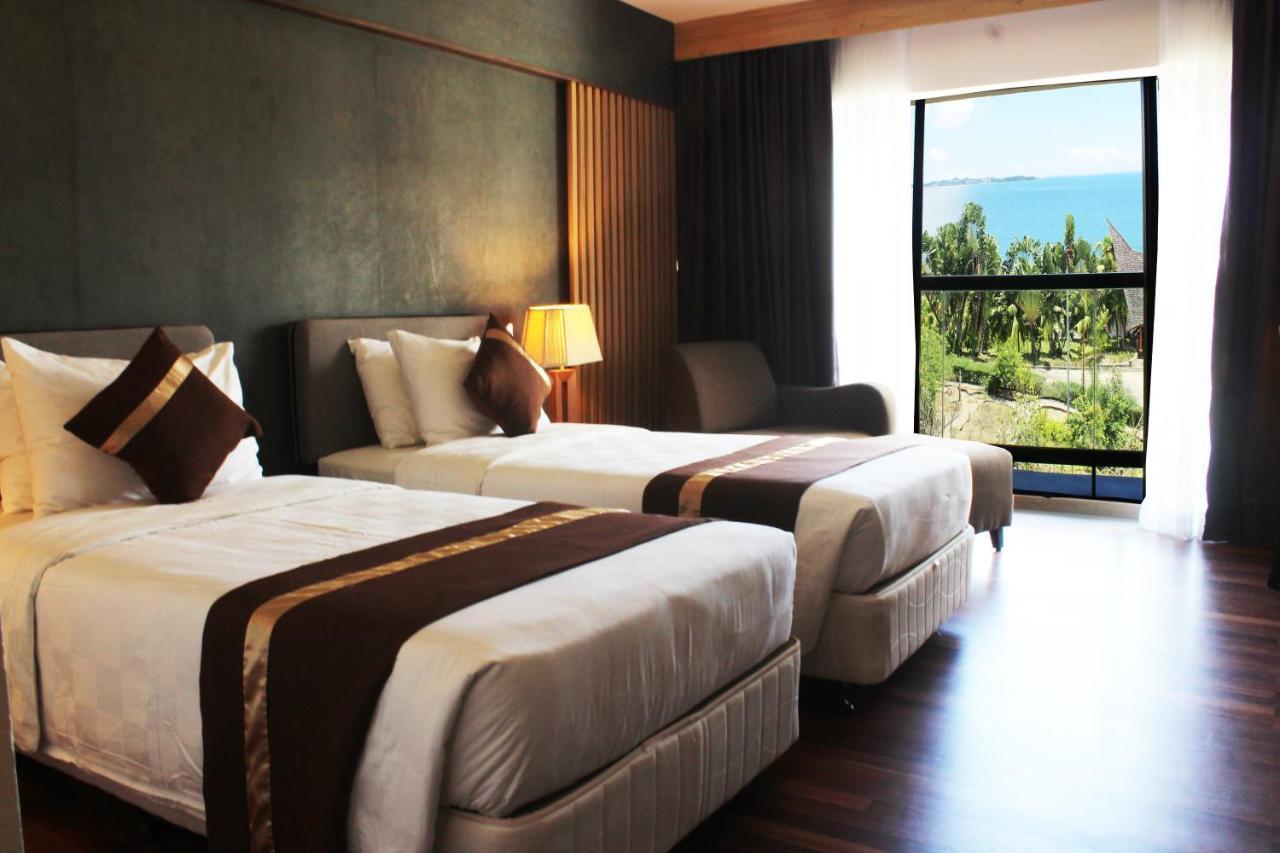 Batam View Beach Resort Nongsa Esterno foto