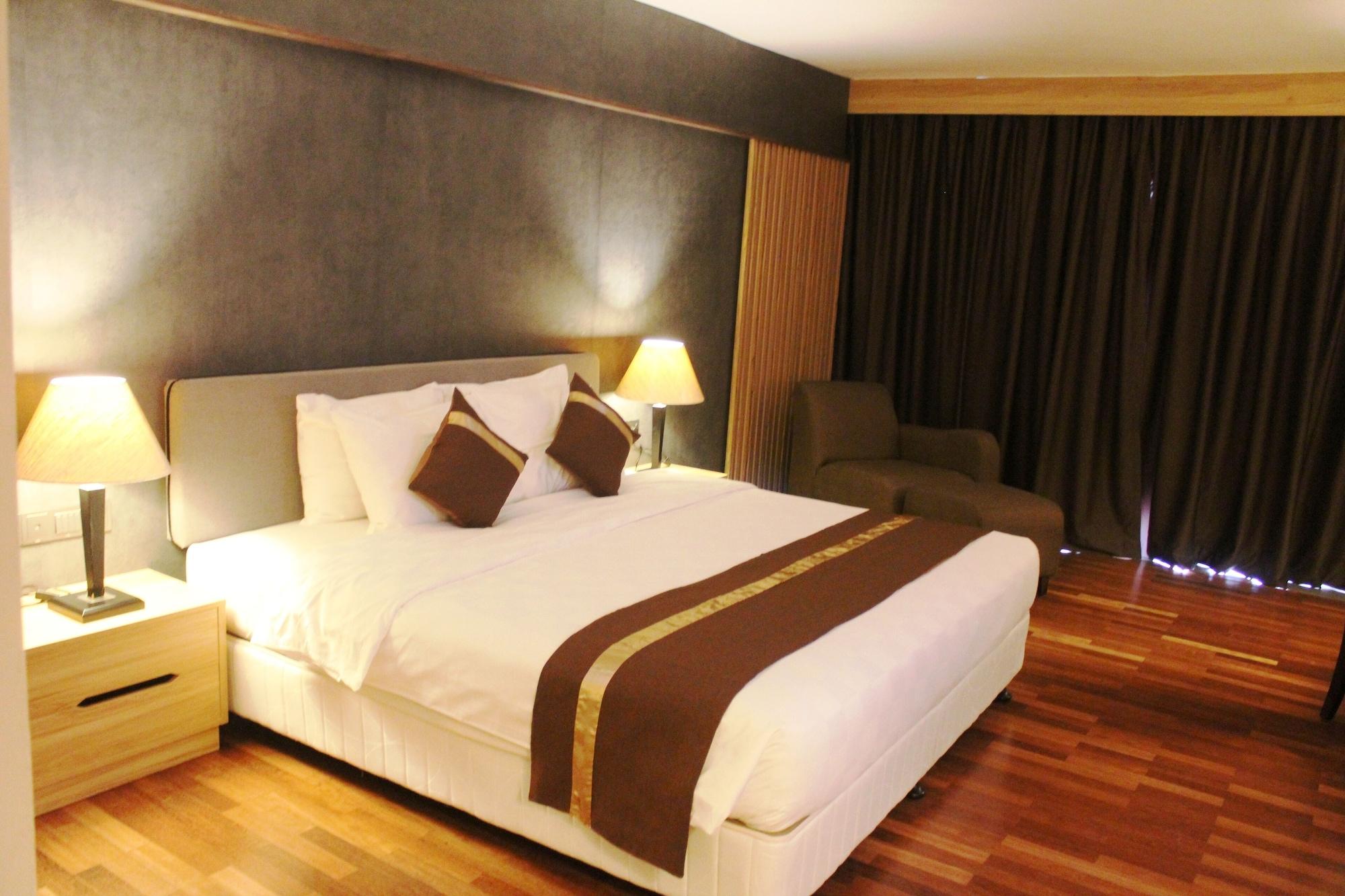 Batam View Beach Resort Nongsa Esterno foto