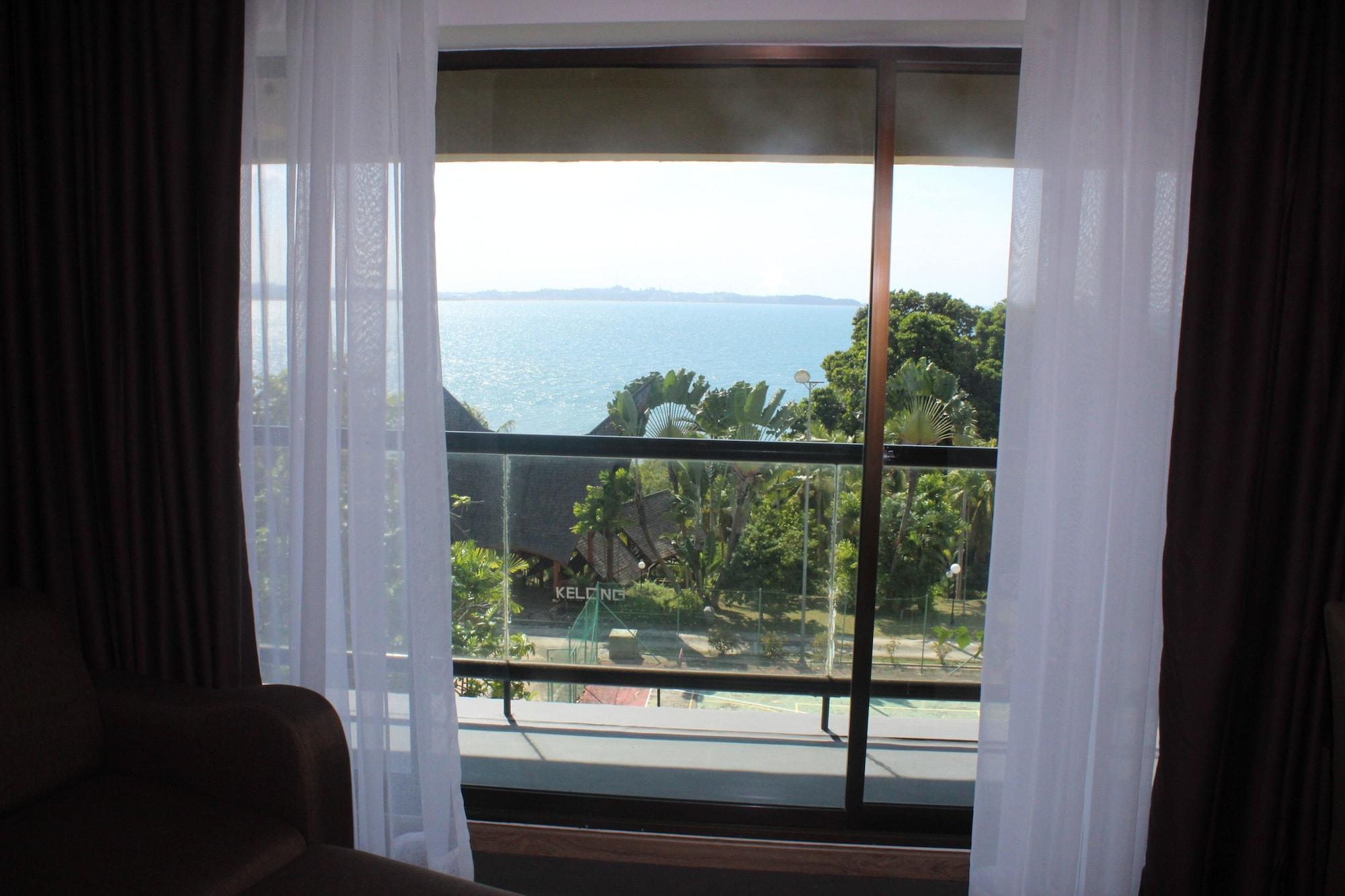 Batam View Beach Resort Nongsa Esterno foto