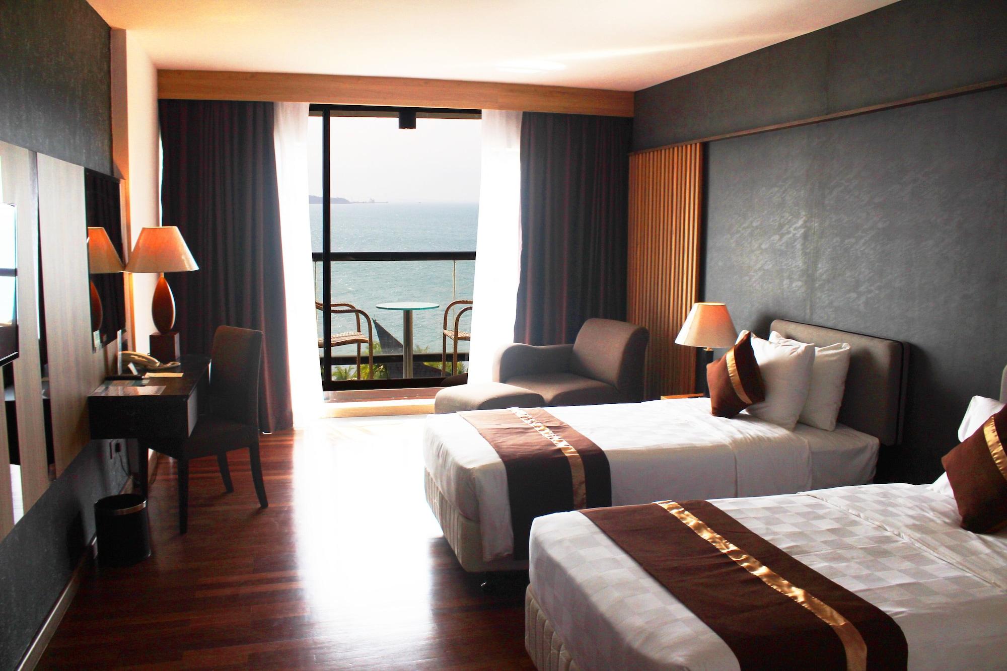 Batam View Beach Resort Nongsa Esterno foto