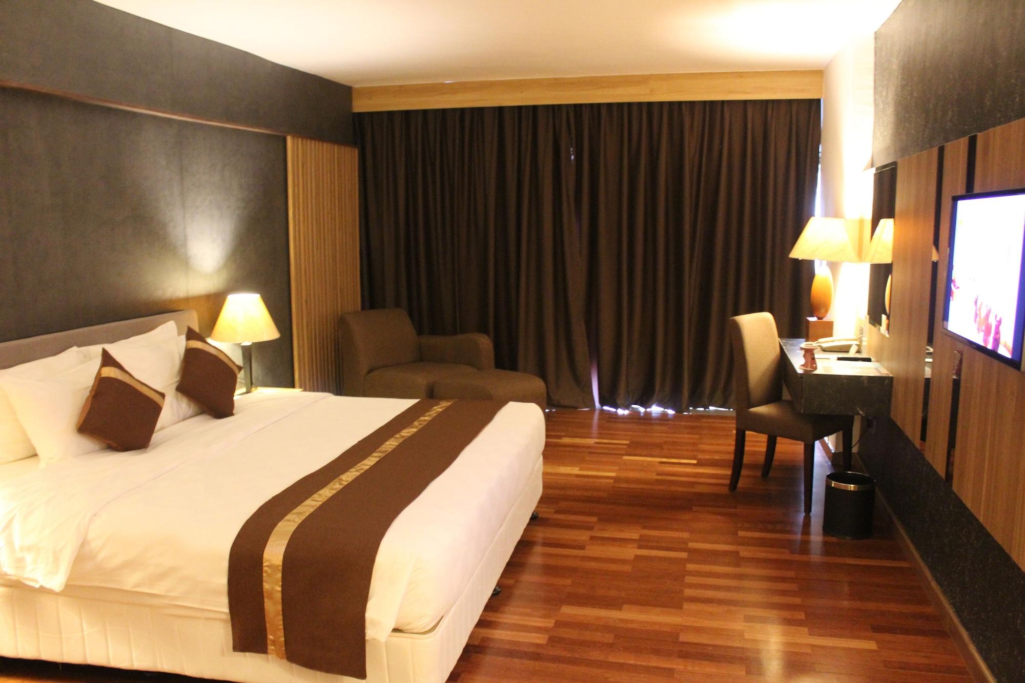 Batam View Beach Resort Nongsa Esterno foto