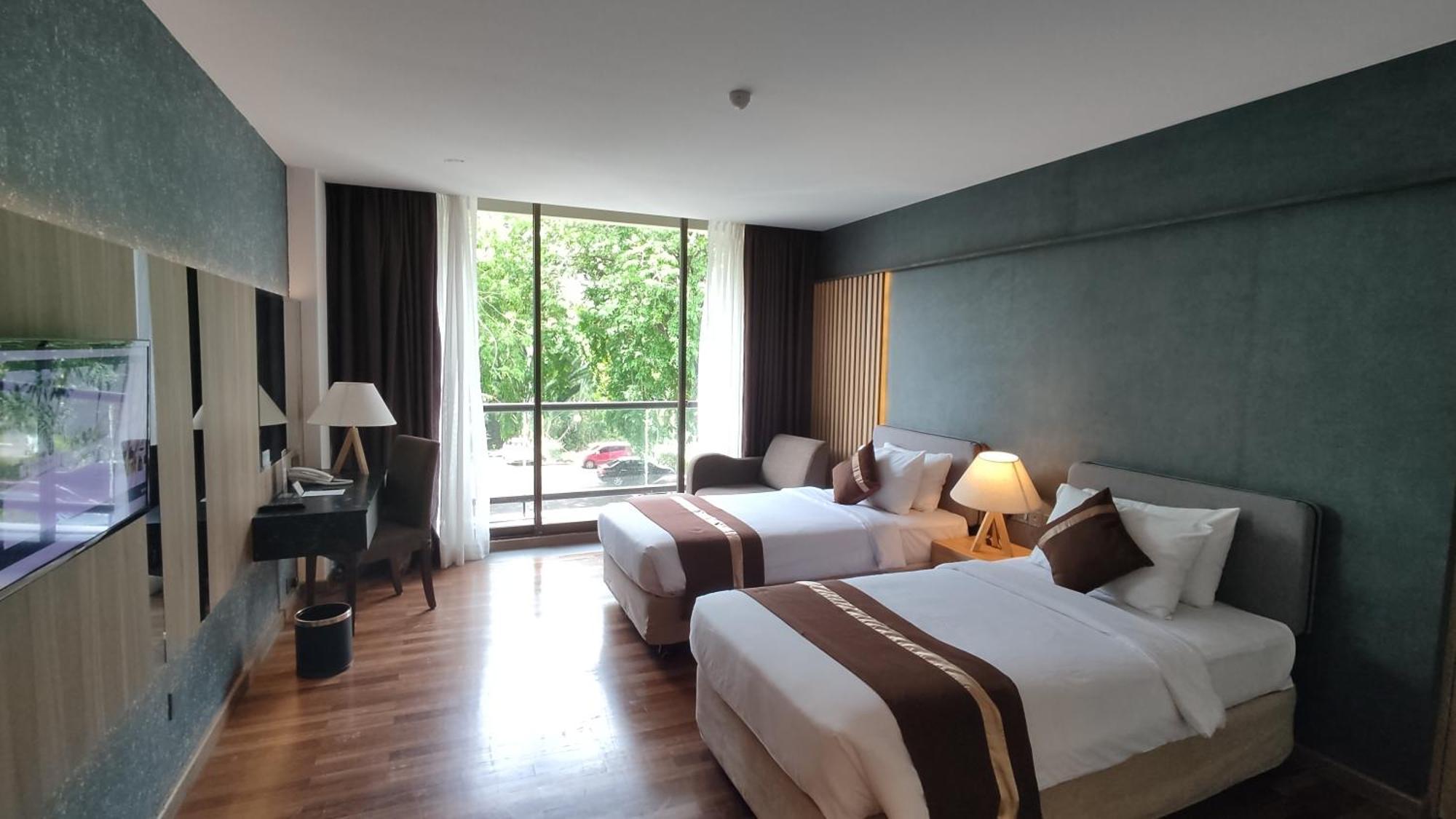 Batam View Beach Resort Nongsa Esterno foto