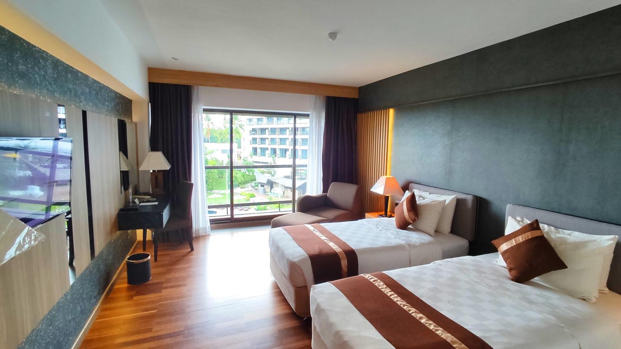 Batam View Beach Resort Nongsa Esterno foto