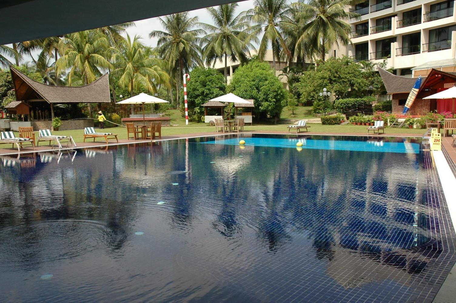 Batam View Beach Resort Nongsa Esterno foto