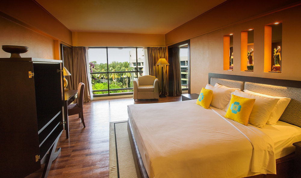 Batam View Beach Resort Nongsa Esterno foto