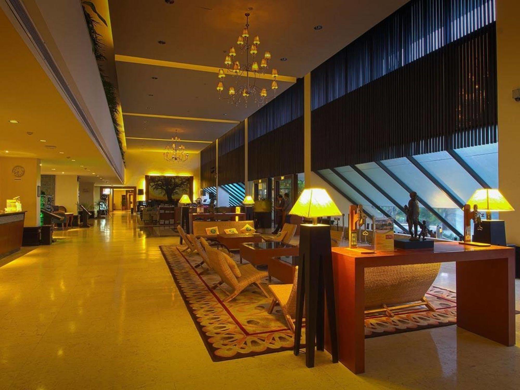 Batam View Beach Resort Nongsa Esterno foto