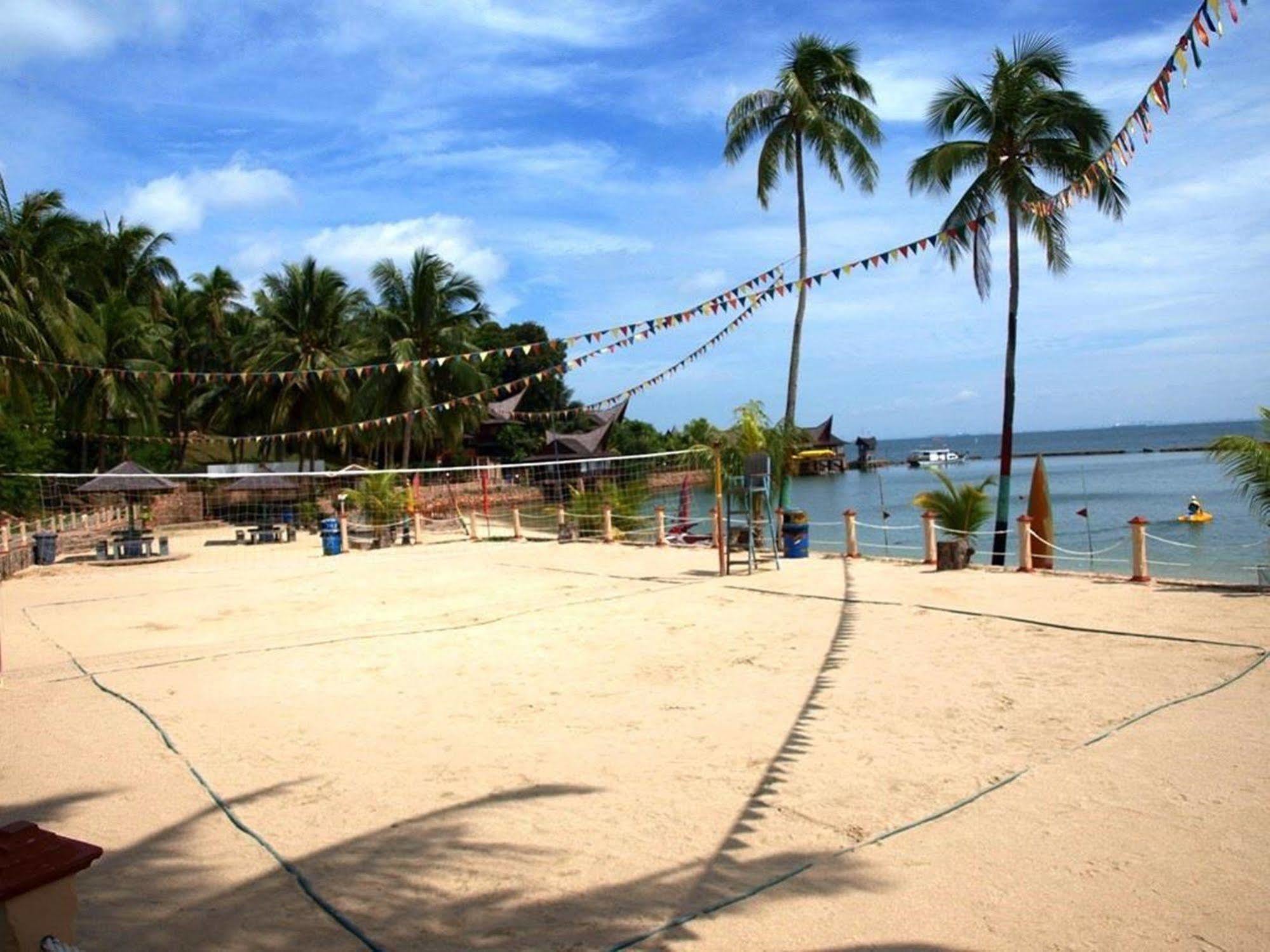 Batam View Beach Resort Nongsa Esterno foto