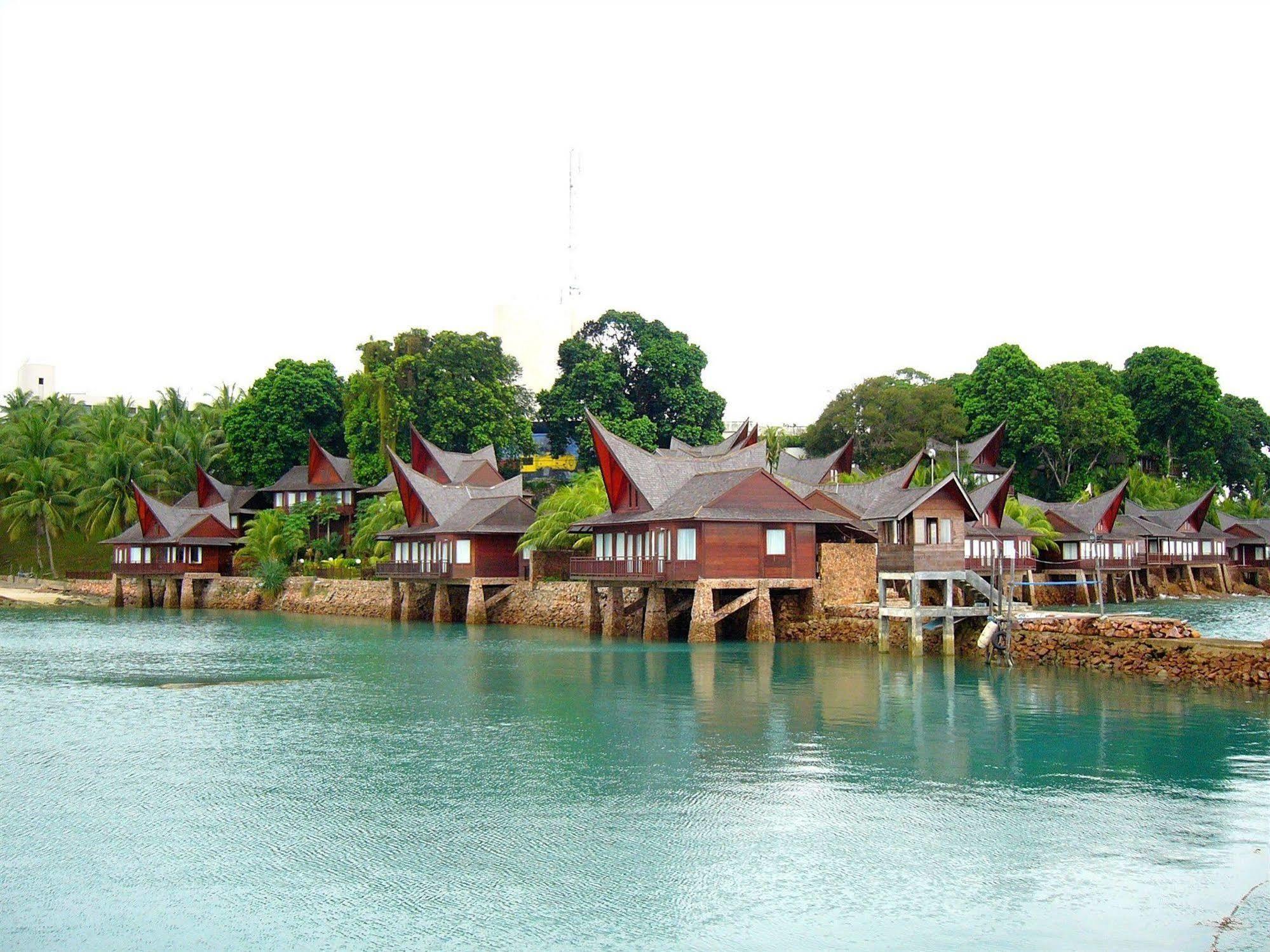 Batam View Beach Resort Nongsa Esterno foto