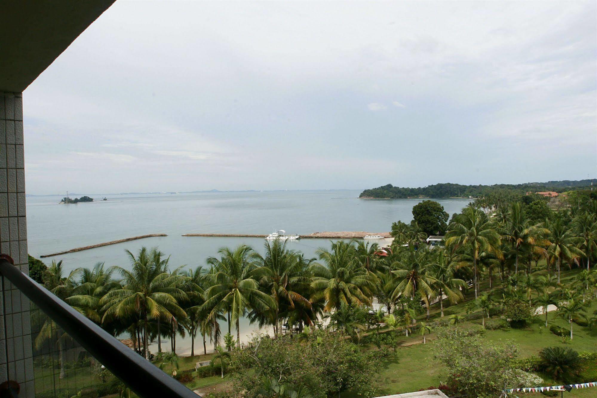 Batam View Beach Resort Nongsa Esterno foto