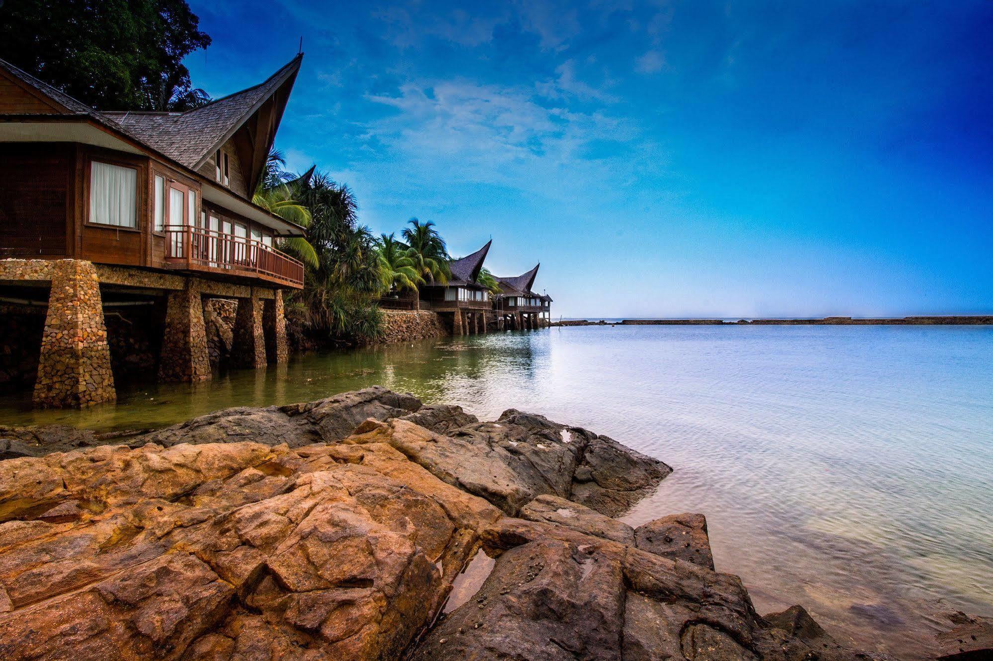Batam View Beach Resort Nongsa Esterno foto