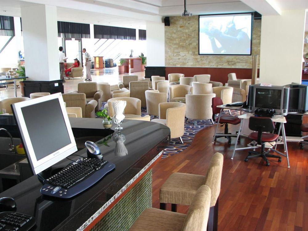 Batam View Beach Resort Nongsa Esterno foto