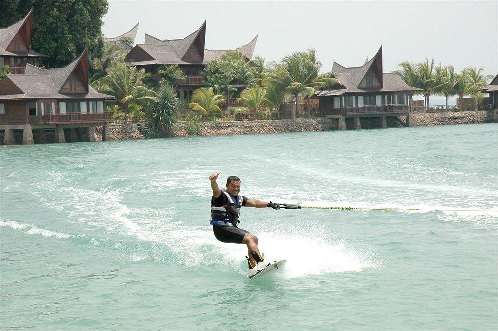 Batam View Beach Resort Nongsa Esterno foto